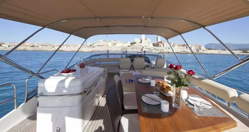 D5 by Fairline - Top rates for a Charter of a private Motor Yacht in Italy