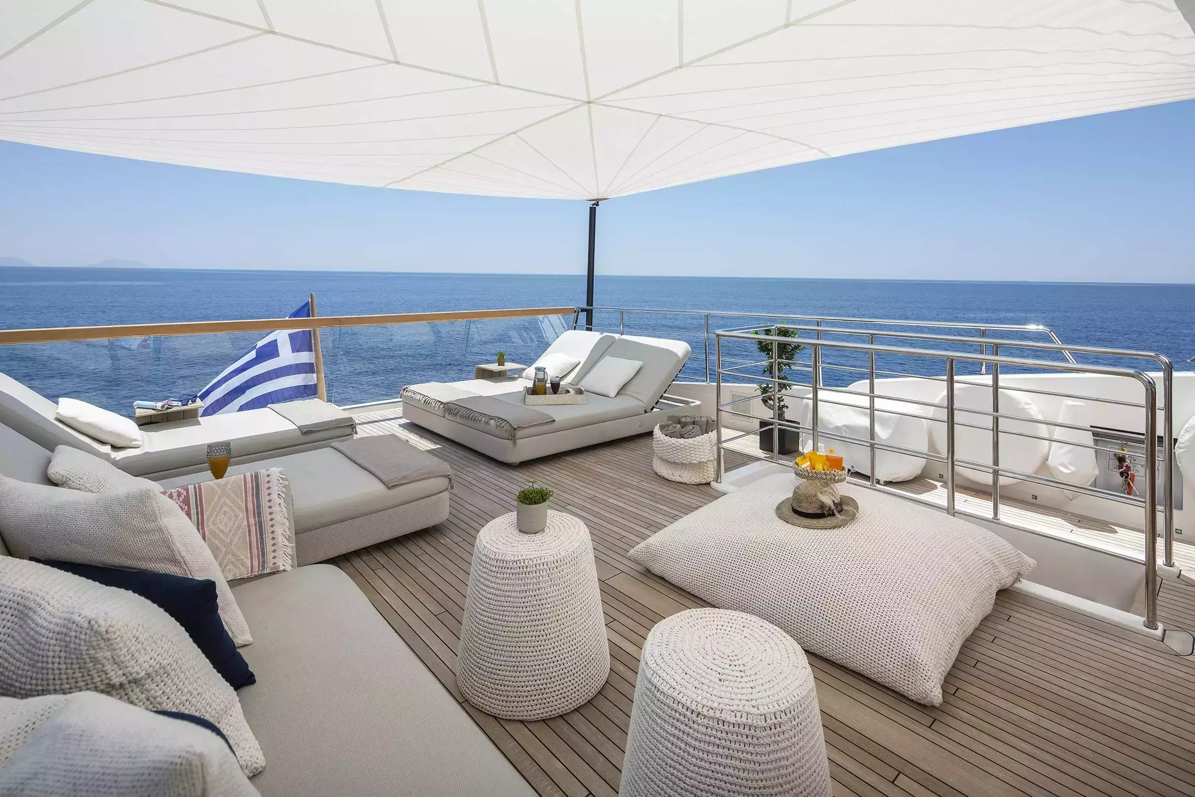 Dinaia by Sanlorenzo - Top rates for a Charter of a private Superyacht in Cyprus