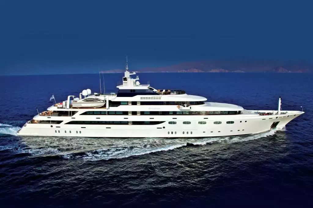 O'Mega by Mitsubishi - Top rates for a Rental of a private Superyacht in Grenadines