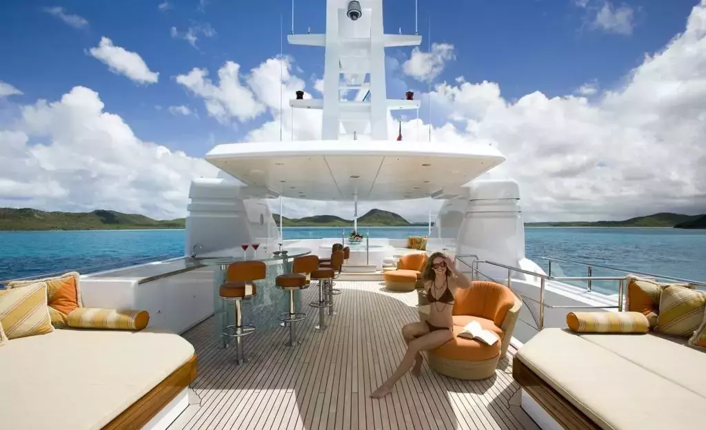Perle Bleue by Hakvoort - Special Offer for a private Superyacht Rental in Antigua with a crew