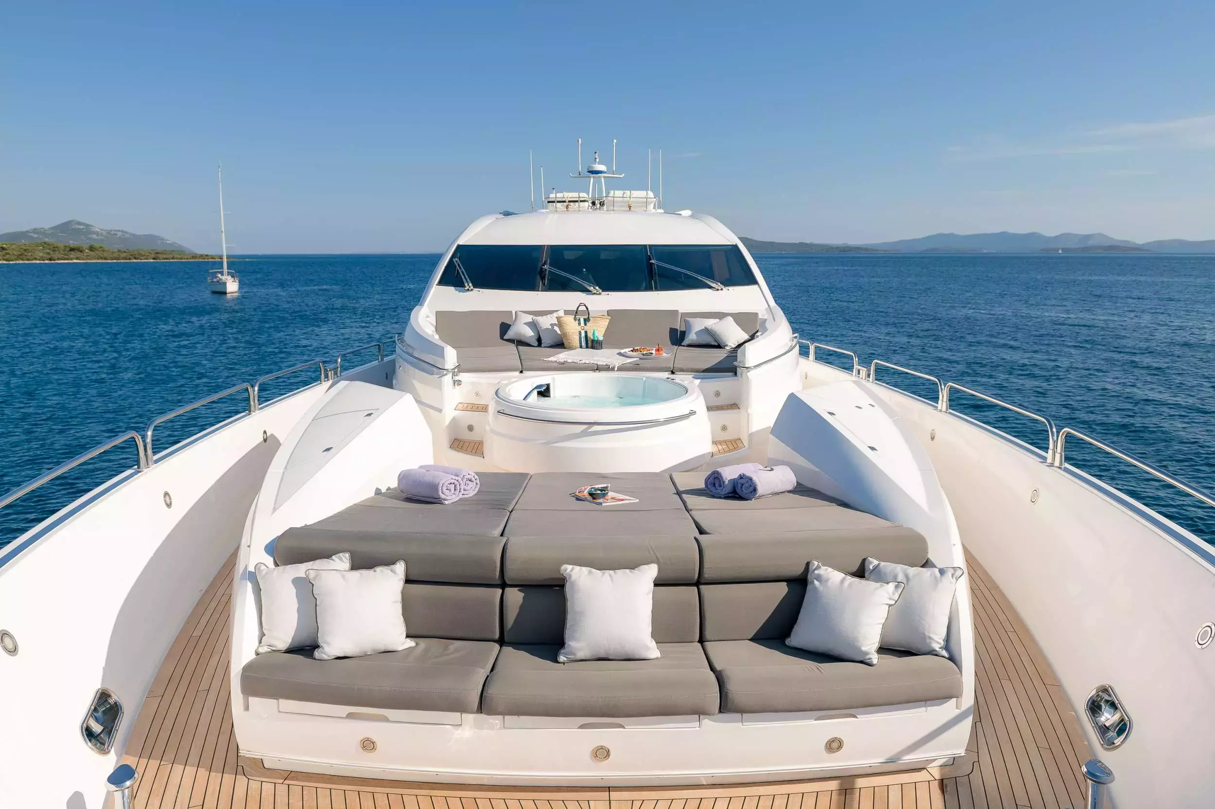 Quantum by Sunseeker - Special Offer for a private Motor Yacht Charter in Tribunj with a crew