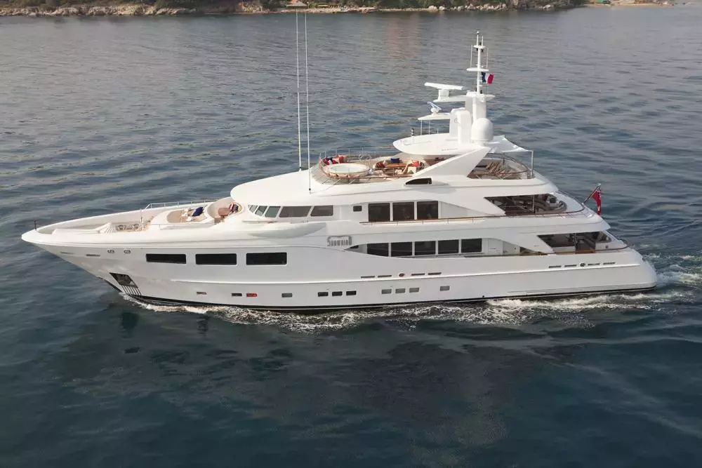 Revelry by Hakvoort - Top rates for a Charter of a private Superyacht in Antigua and Barbuda