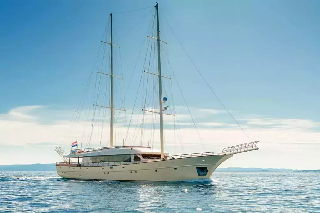 Son De Mar by Turkish Gulet - Special Offer for a private Motor Sailer Rental in Zadar with a crew