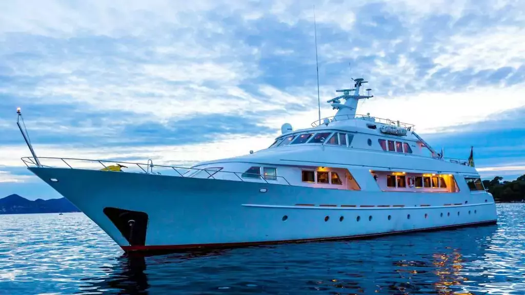 Star of the Sea by Benetti - Special Offer for a private Motor Yacht Charter in Tortola with a crew
