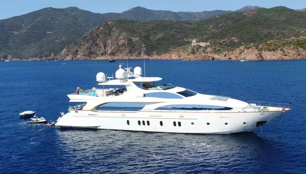 Sweet Emocean by Azimut - Top rates for a Charter of a private Motor Yacht in Martinique