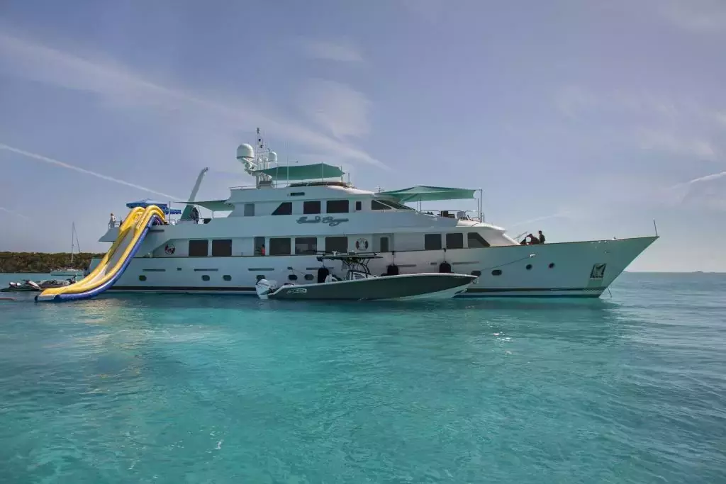 Sweet Escape by Christensen - Special Offer for a private Superyacht Rental in St Vincent with a crew