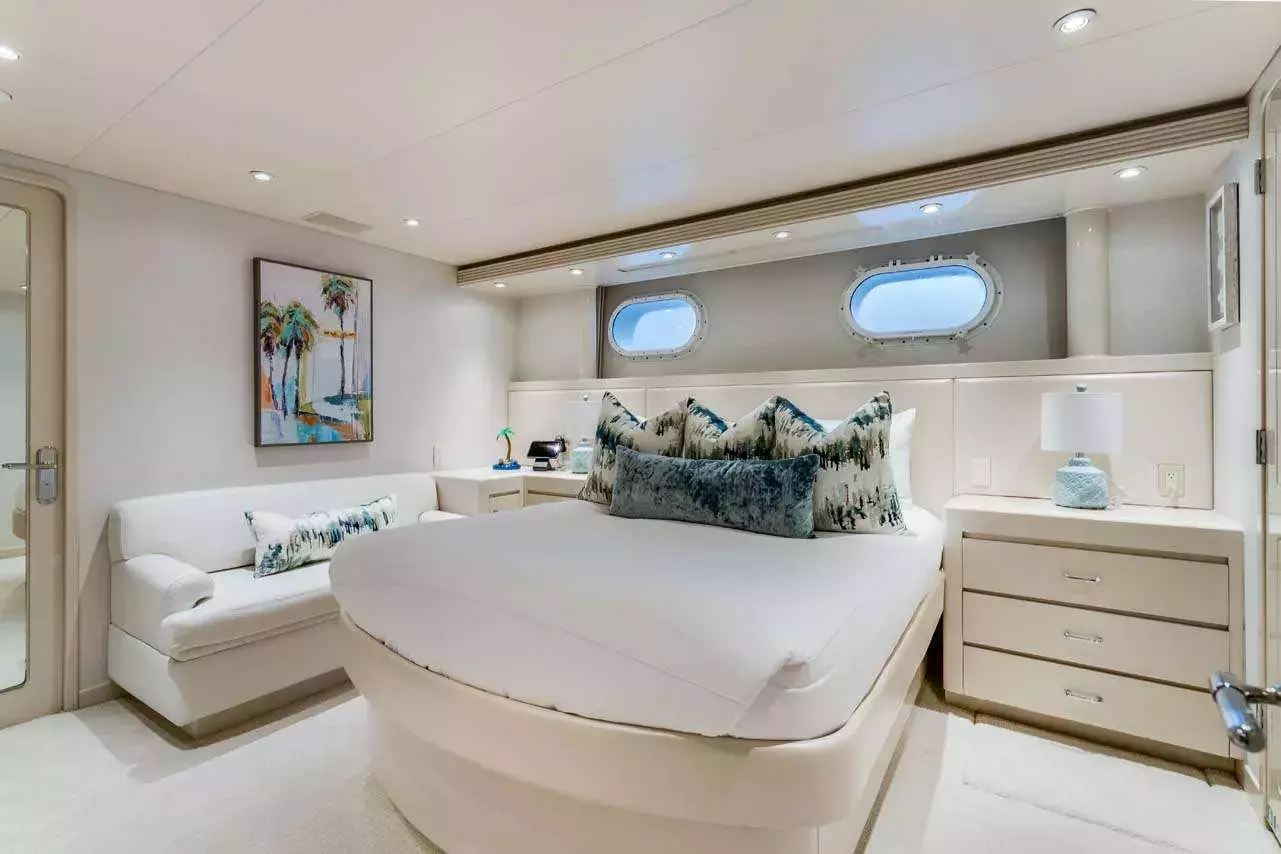 Cupcake by Westship - Special Offer for a private Superyacht Charter in St Georges with a crew