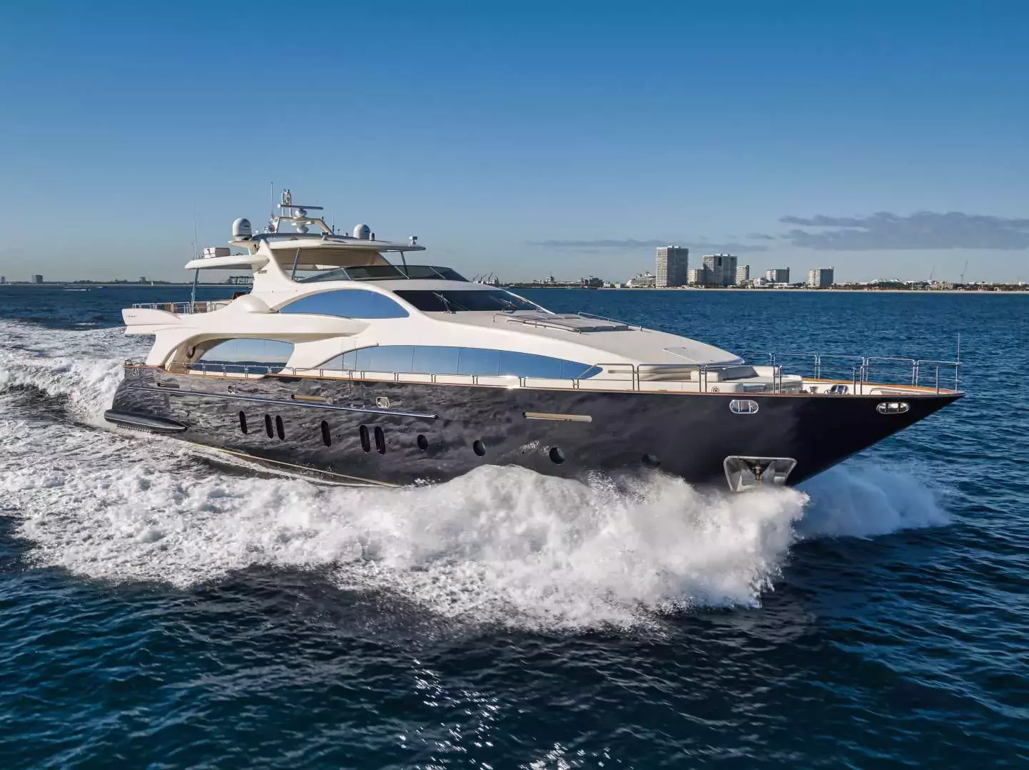 Vivere by Azimut - Top rates for a Charter of a private Motor Yacht in St Barths