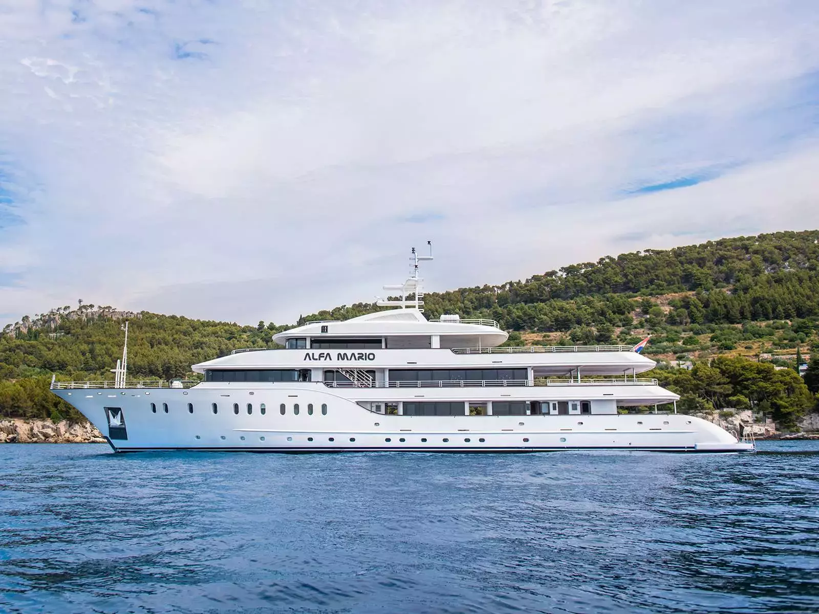 Alfa Mario by Custom Made - Special Offer for a private Motor Yacht Charter in Sibenik with a crew