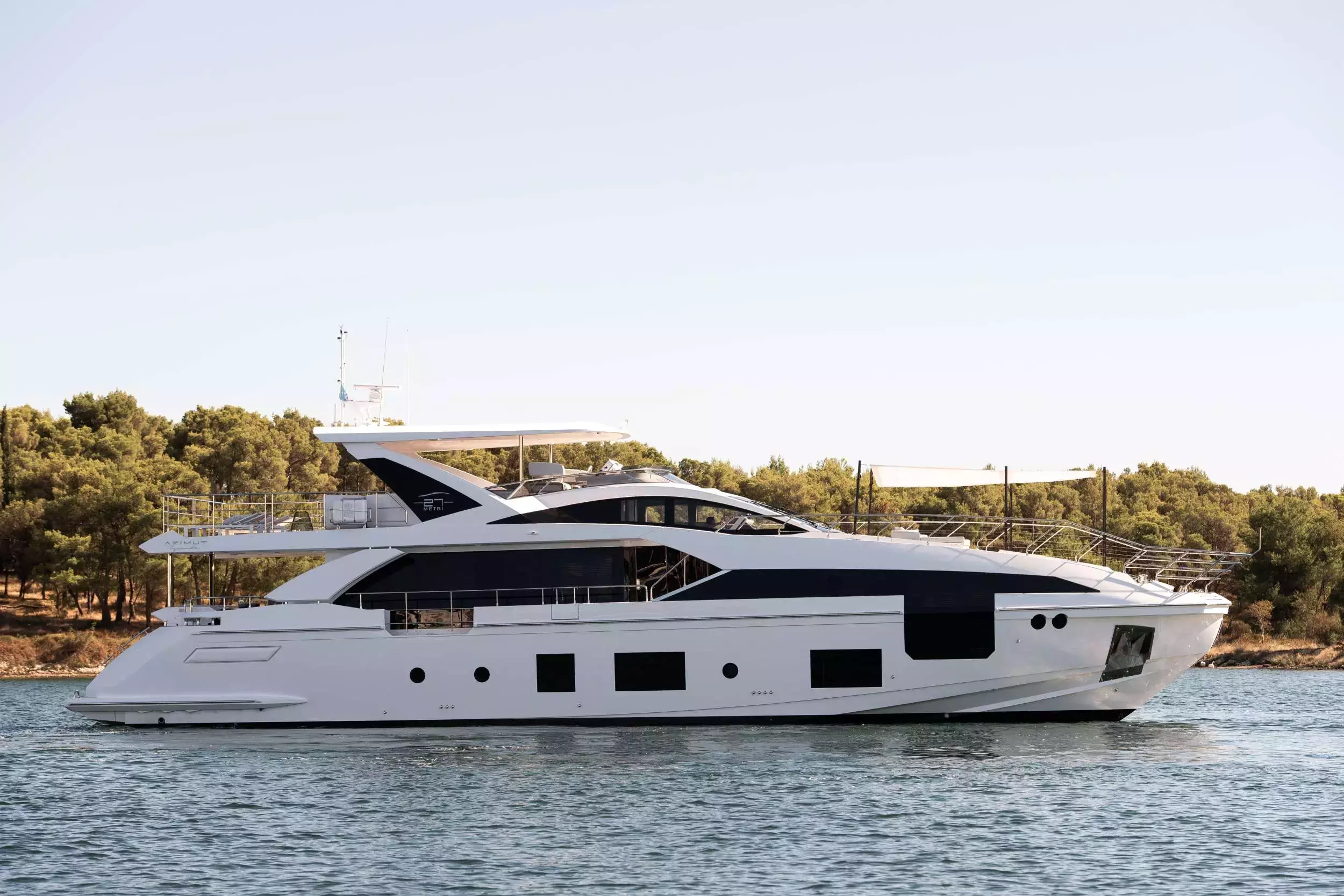 Dawo by Azimut - Special Offer for a private Superyacht Charter in Krk with a crew