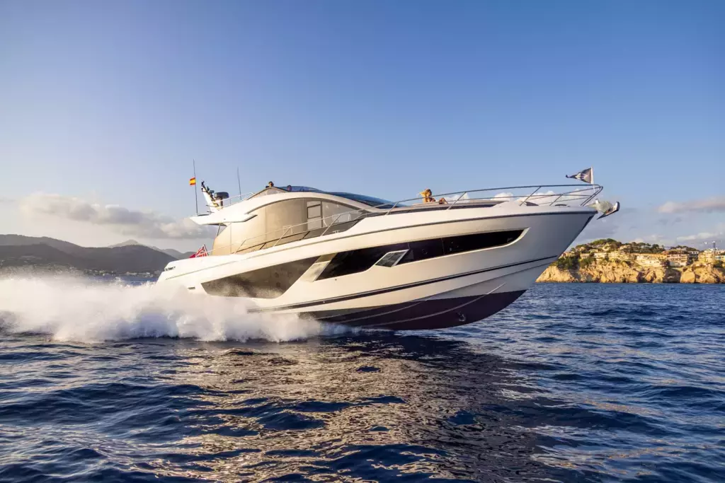 Five II by Sunseeker - Top rates for a Charter of a private Motor Yacht in Italy