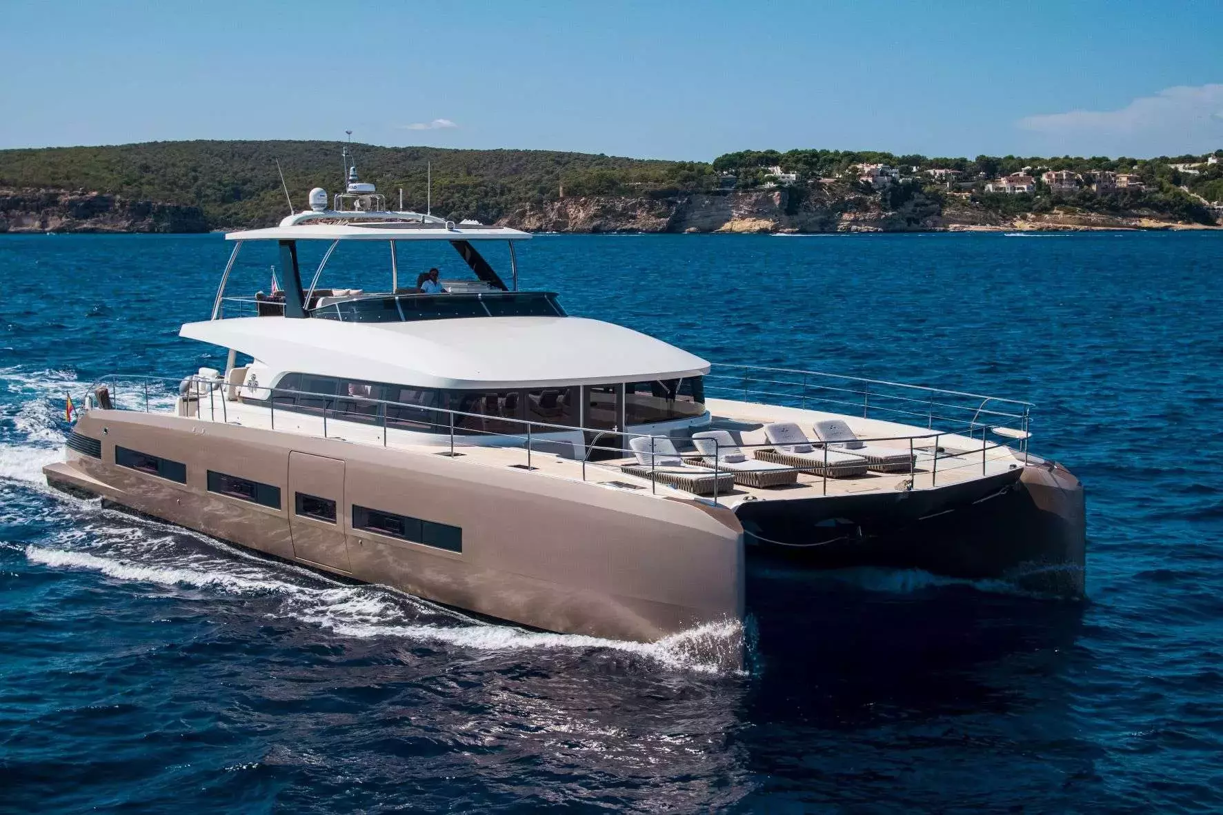 Sasta by Lagoon - Top rates for a Charter of a private Luxury Catamaran in Italy