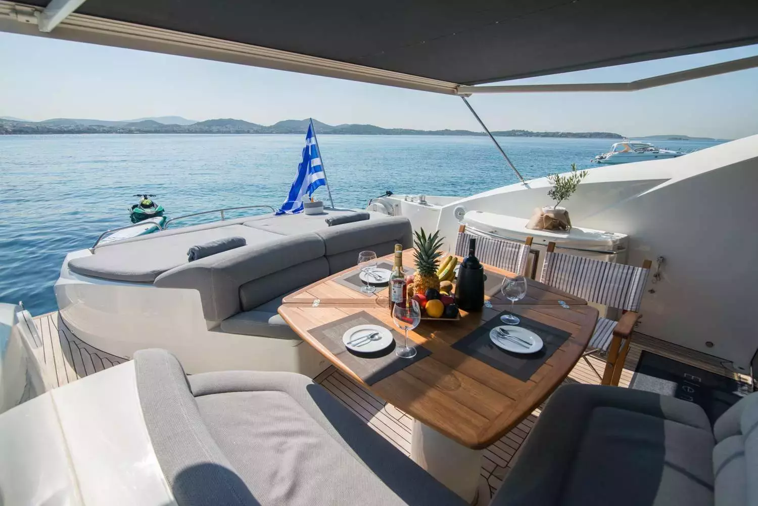 Elentari by Sunseeker - Special Offer for a private Motor Yacht Charter in Corfu with a crew