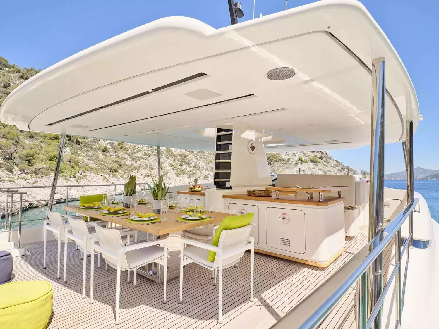 Flor by Sanlorenzo - Special Offer for a private Motor Yacht Charter in Sifnos with a crew