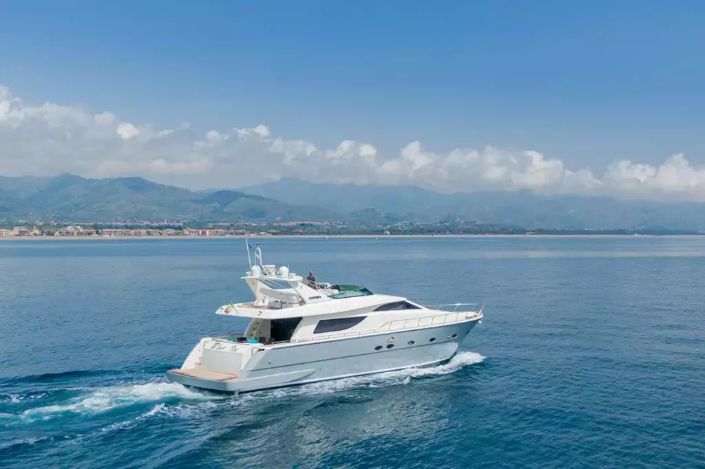Blue Ice by Uniesse - Special Offer for a private Motor Yacht Charter in Naples with a crew