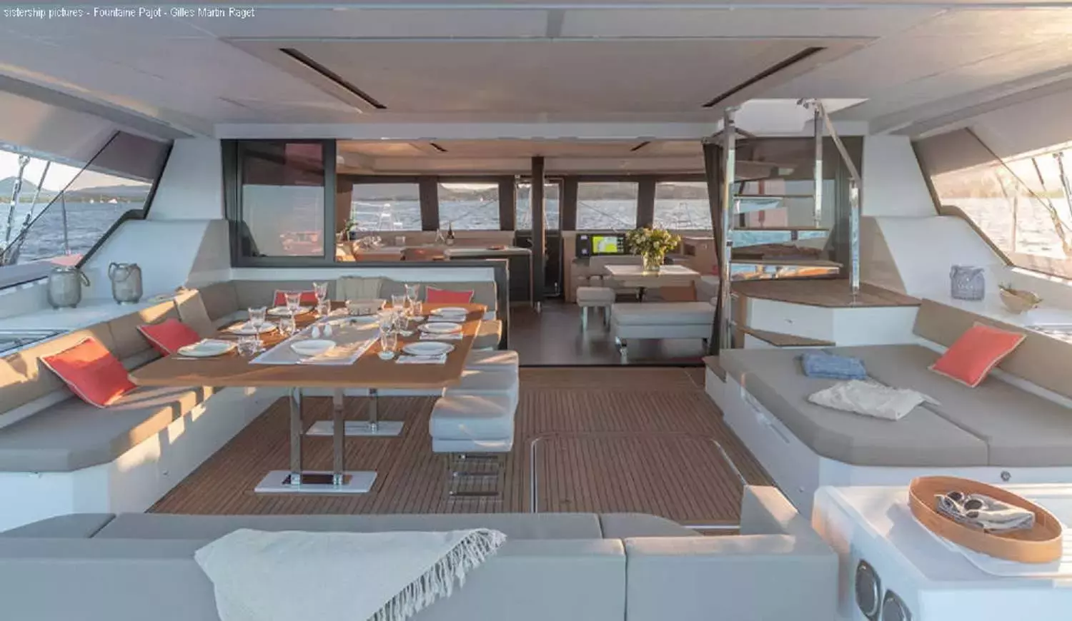 Looma by Fountaine Pajot - Top rates for a Charter of a private Luxury Catamaran in France