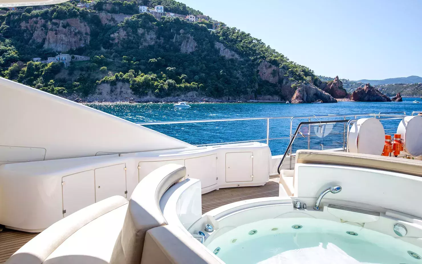 Robusto by Ferretti - Special Offer for a private Superyacht Charter in Cannes with a crew