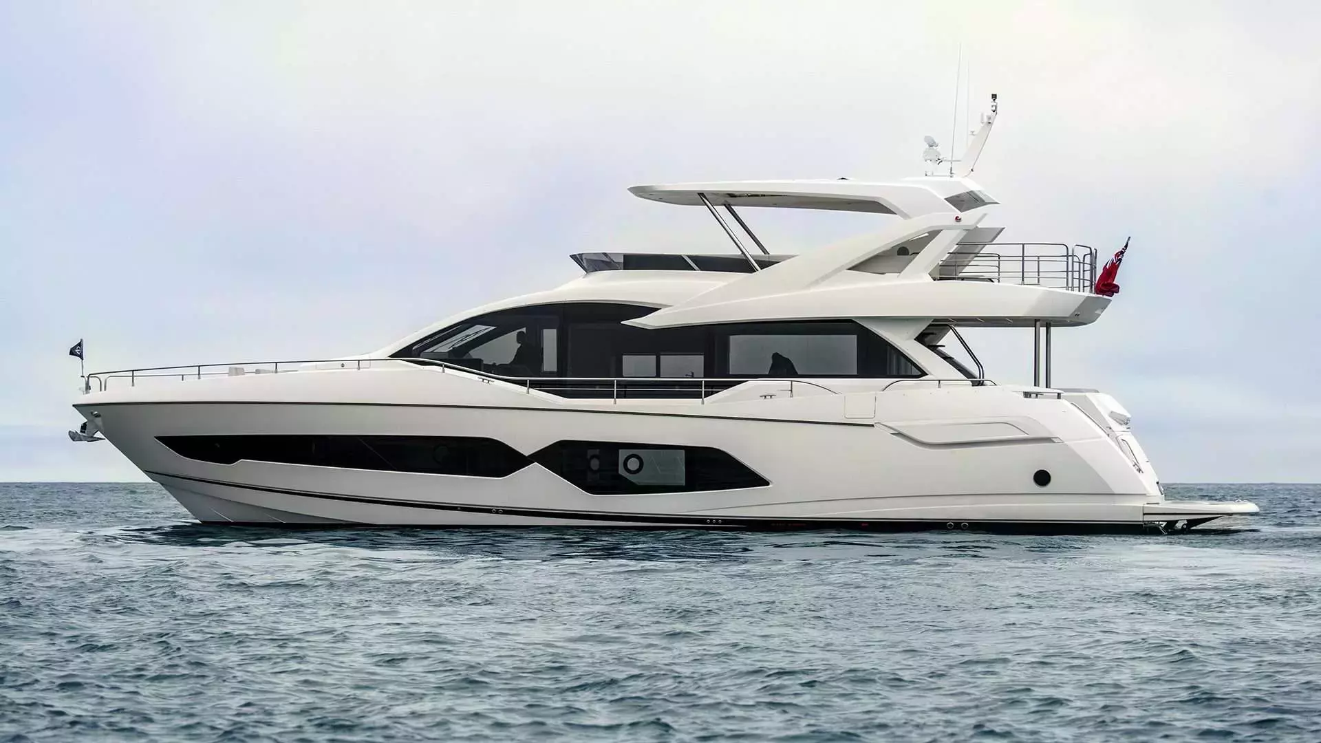 Mikel Angelo by Sunseeker - Top rates for a Charter of a private Motor Yacht in Italy