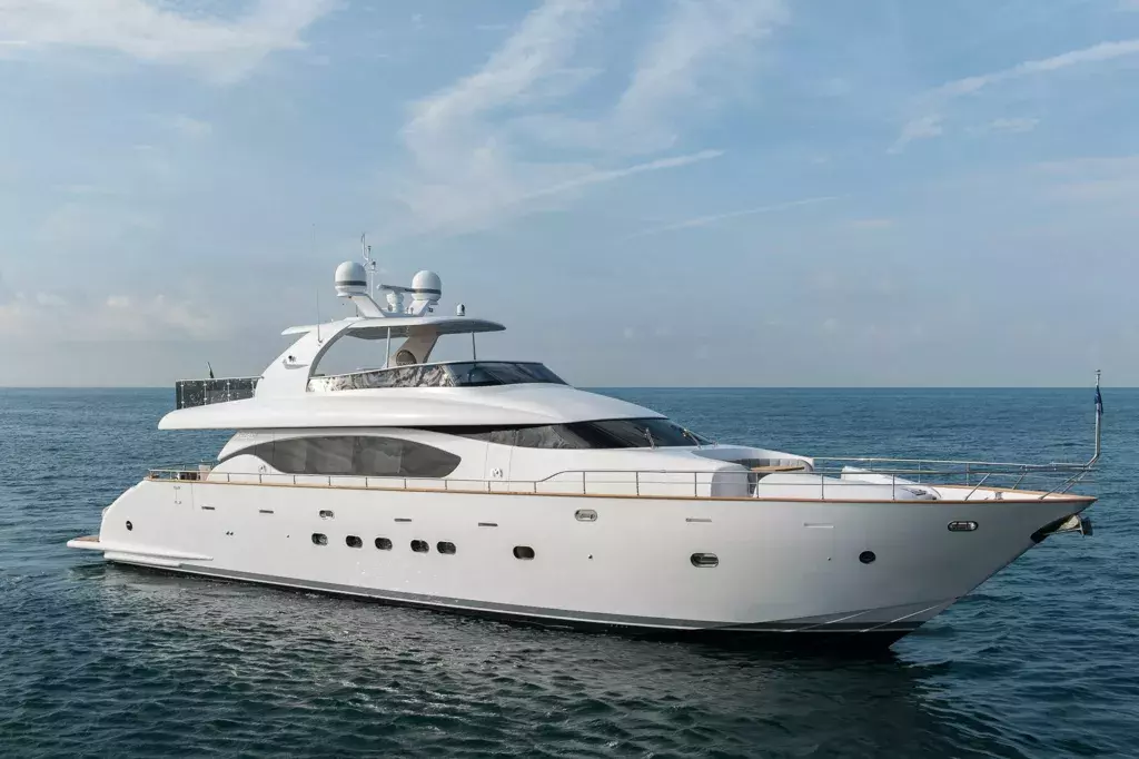 Miredo by Maiora - Top rates for a Charter of a private Motor Yacht in Italy