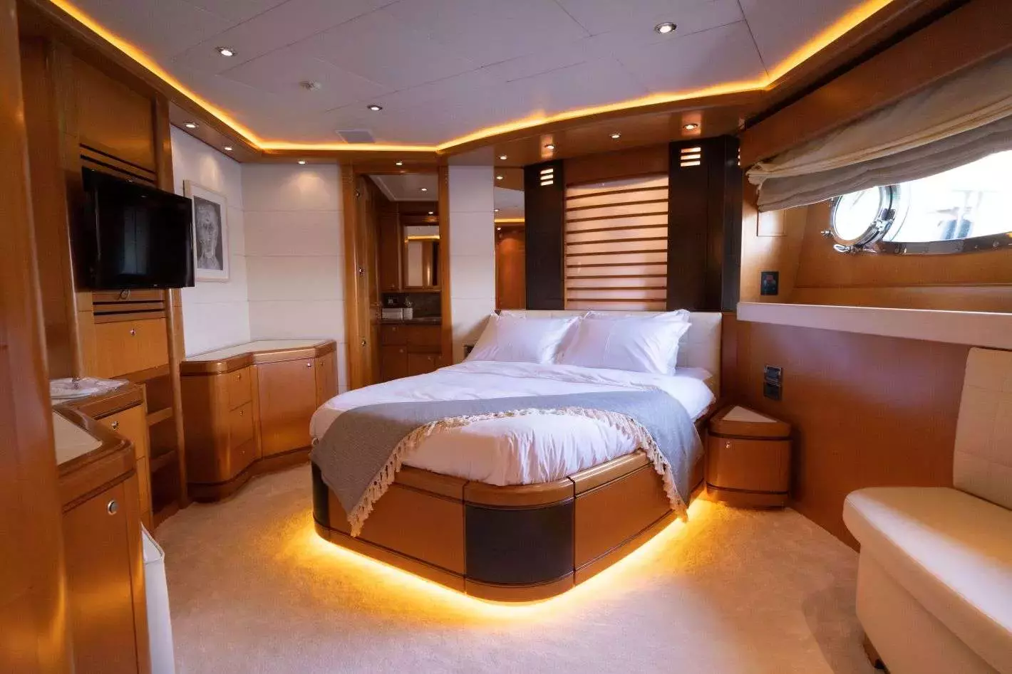 Ariela by CRN - Top rates for a Charter of a private Motor Yacht in Greece