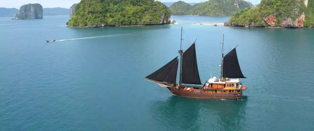 El Aleph by Konjo Boat Builders - Special Offer for a private Motor Sailer Charter in Komodo with a crew