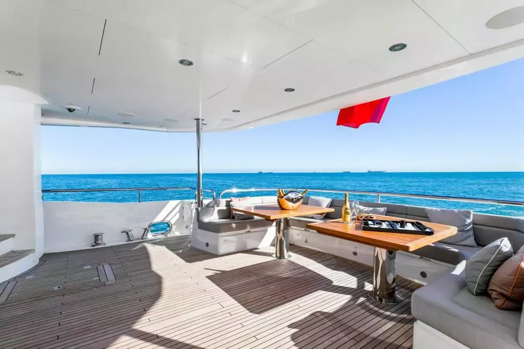 Fratelli by Sunseeker - Special Offer for a private Motor Yacht Charter in Whitsundays with a crew