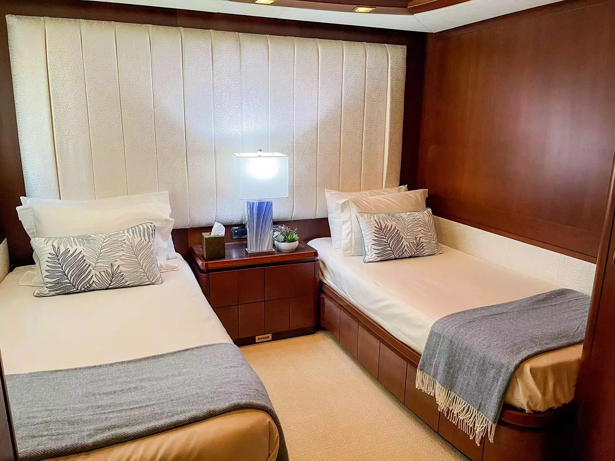 Vivere by Azimut - Special Offer for a private Motor Yacht Charter in Simpson Bay with a crew