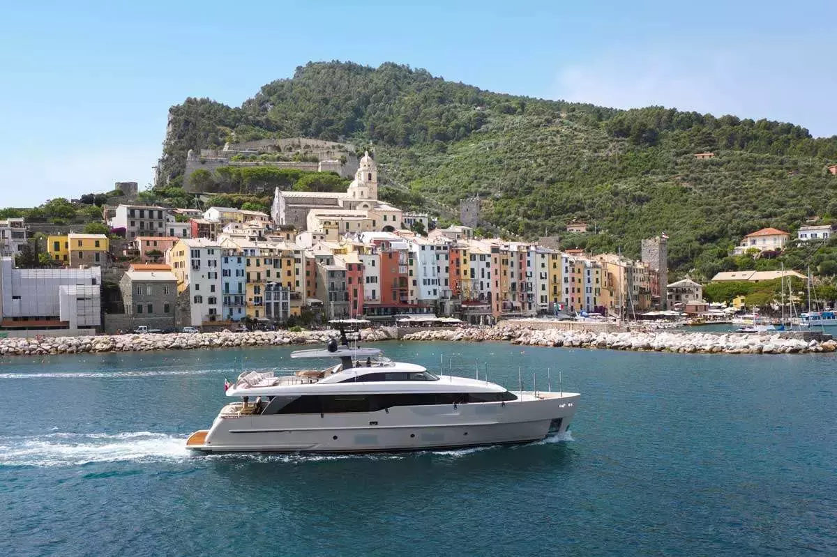 EM3 by Sanlorenzo - Special Offer for a private Motor Yacht Charter in Amalfi Coast with a crew