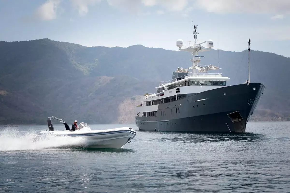 Aqua Blu by Brooke Marine - Special Offer for a private Superyacht Charter in Boracay with a crew