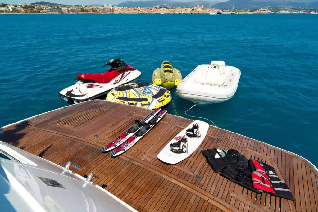 D5 by Fairline - Top rates for a Charter of a private Motor Yacht in Italy