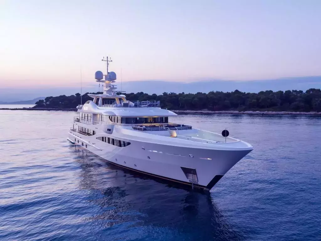 Elixir by Amels - Special Offer for a private Superyacht Charter in Gustavia with a crew