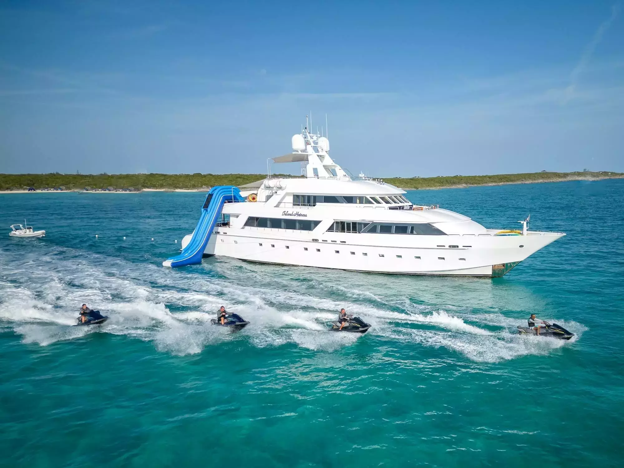 Island Heiress by Cheoy Lee - Private Superyacht Charter in Grenadines – Special Offer at Boatcrowd