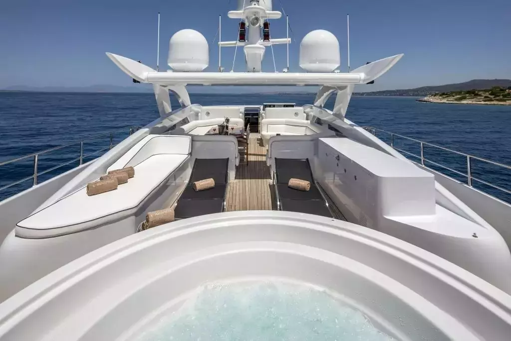 L'Equinox by Heesen - Special Offer for a private Superyacht Charter in Mallorca with a crew