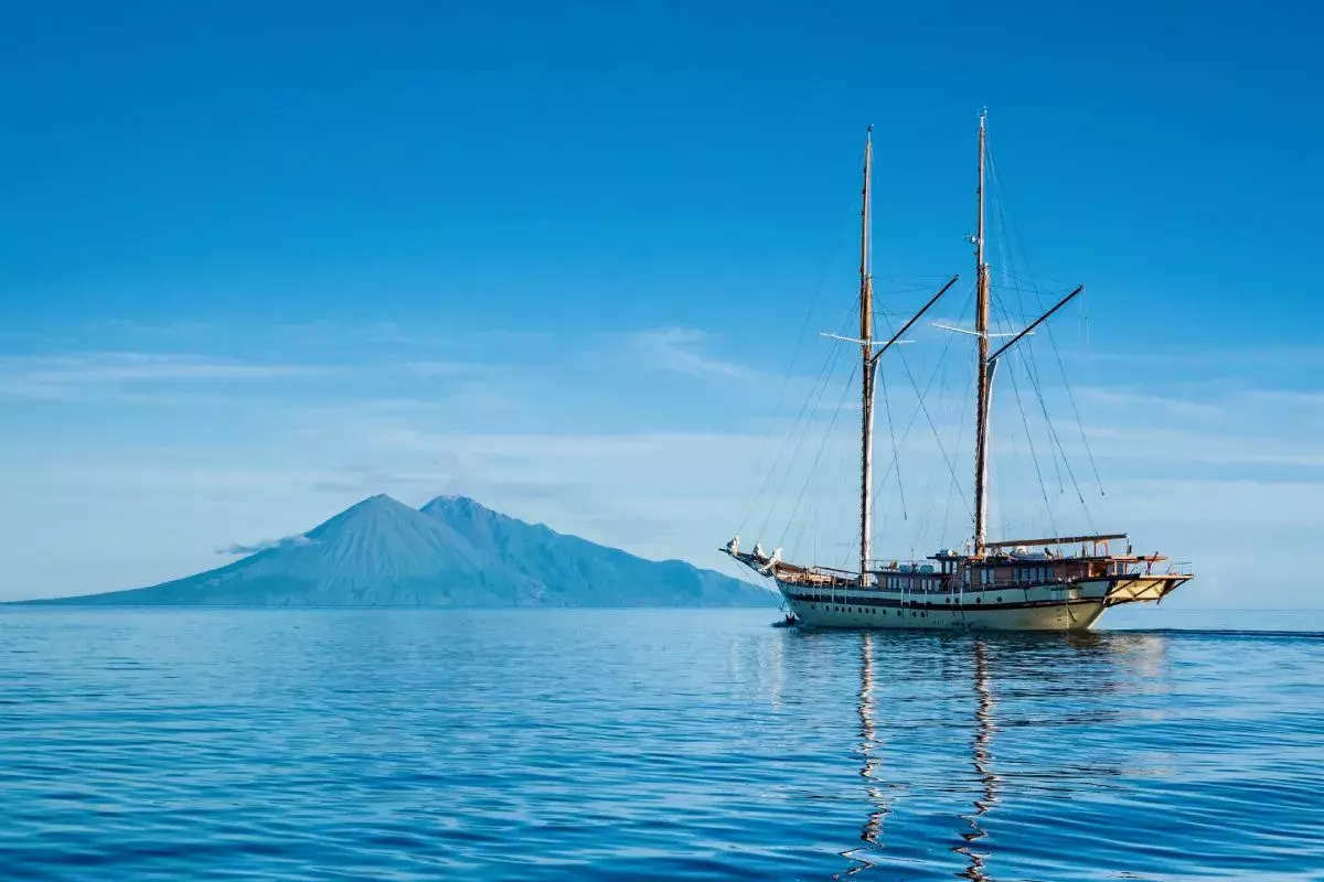 Lamima by Pak Haji Baso - Special Offer for a private Superyacht Charter in Komodo with a crew