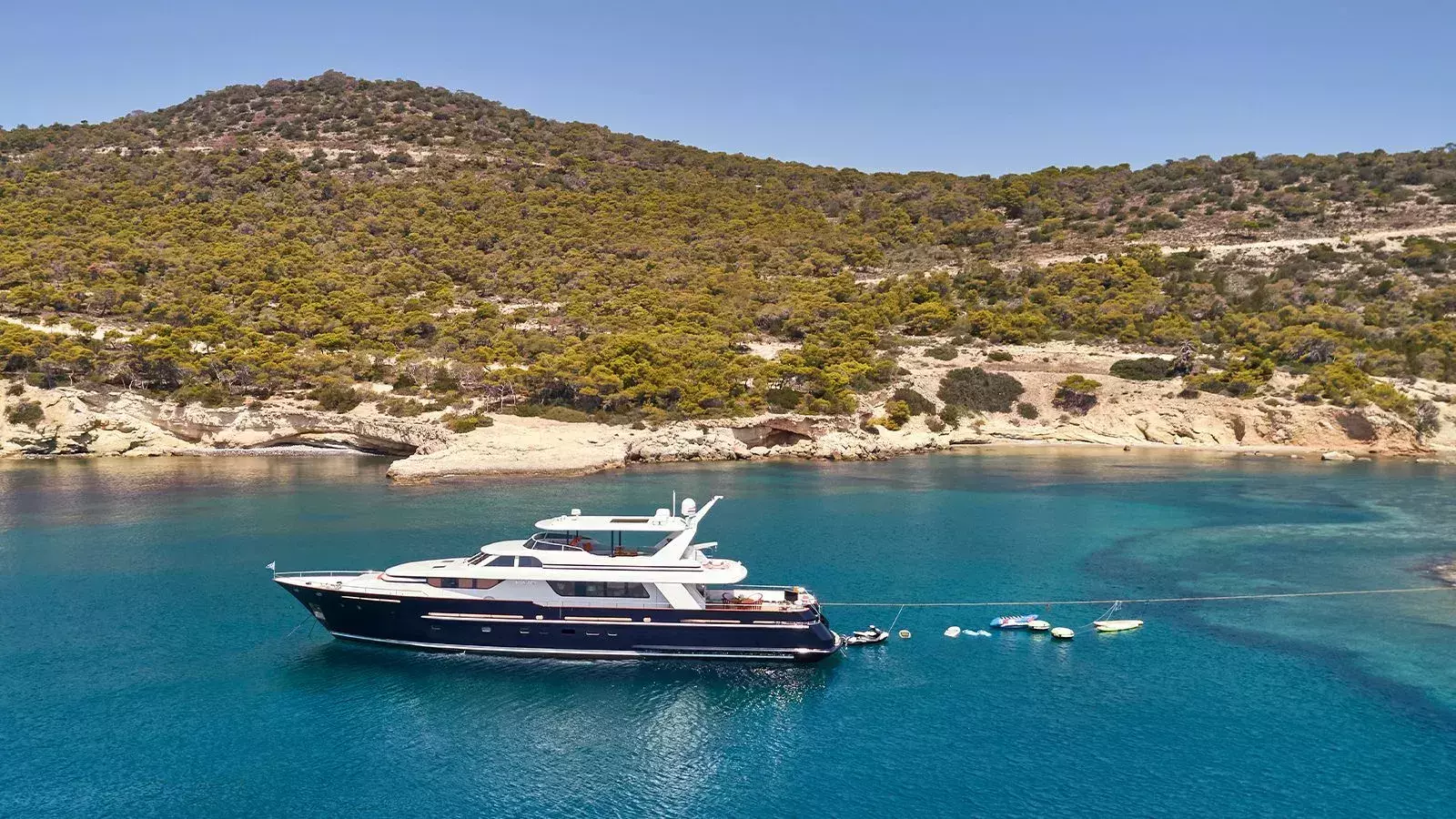 Mia Zoi by Vitters - Special Offer for a private Motor Yacht Charter in Sifnos with a crew