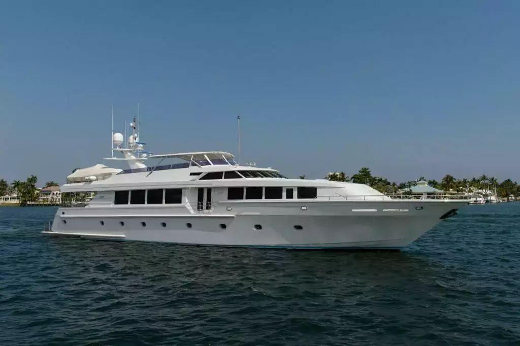 Savannah by Intermarine - Special Offer for a private Motor Yacht Charter in Virgin Gorda with a crew