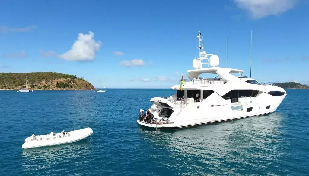Settlement by Sunseeker - Top rates for a Charter of a private Motor Yacht in New Caledonia