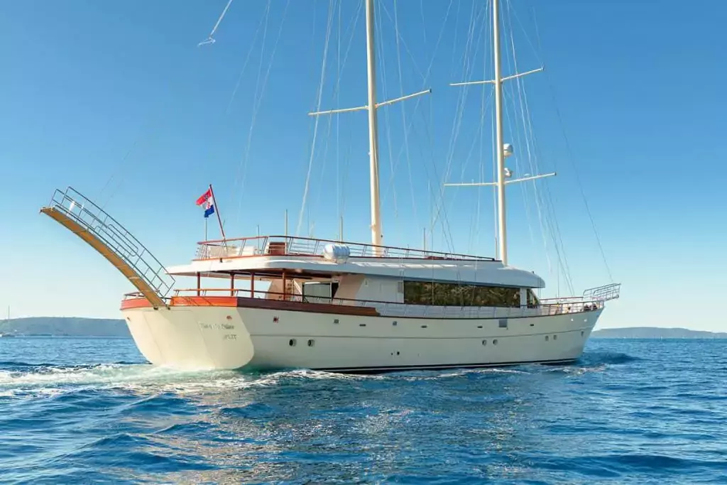 Son De Mar by Turkish Gulet - Top rates for a Rental of a private Motor Sailer in Croatia