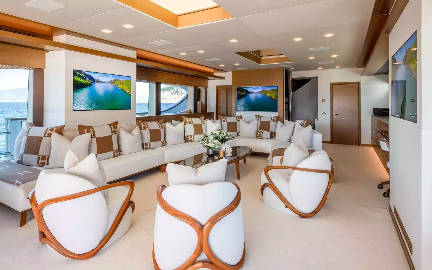 Quantum H by Tamsen Yachts - Top rates for a Rental of a private Superyacht in Spain