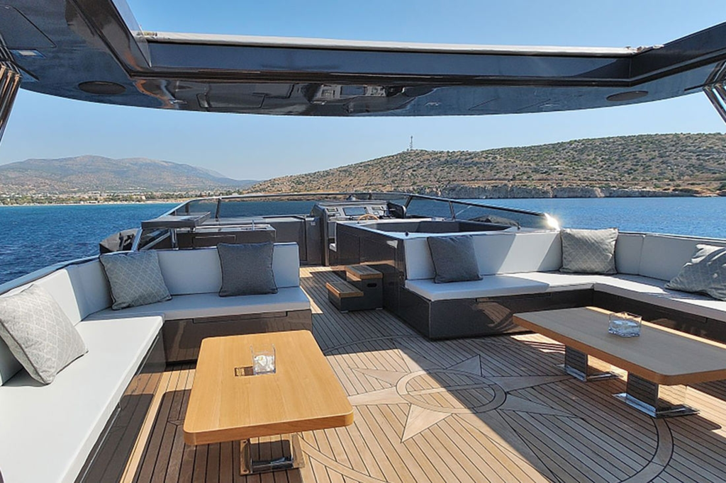 Benik by Cantieri di Pisa - Special Offer for a private Motor Yacht Charter in St Tropez with a crew