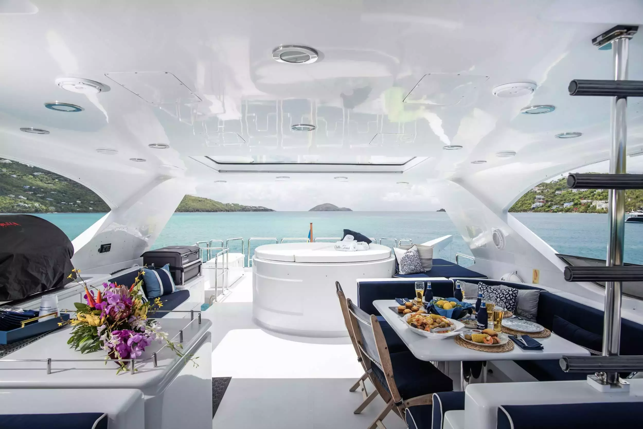 Outta Touch by Intermarine – Private Motor Yacht Charter in St Thomas – Special Offer at Boatcrowd