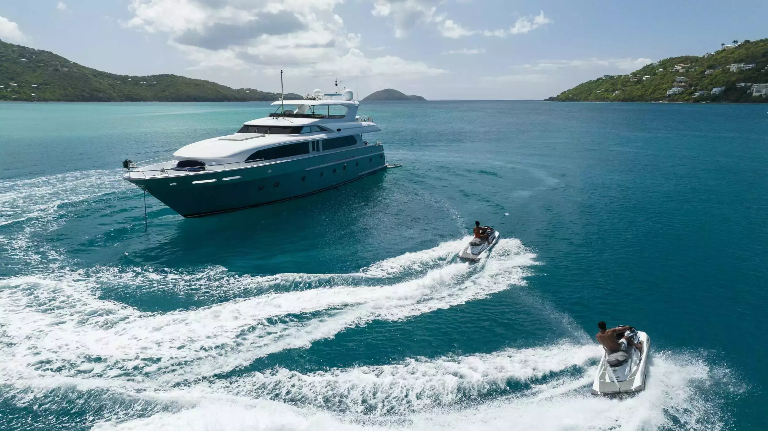 Outta Touch by Intermarine – Private Motor Yacht Charter in St Thomas – Special Offer at Boatcrowd