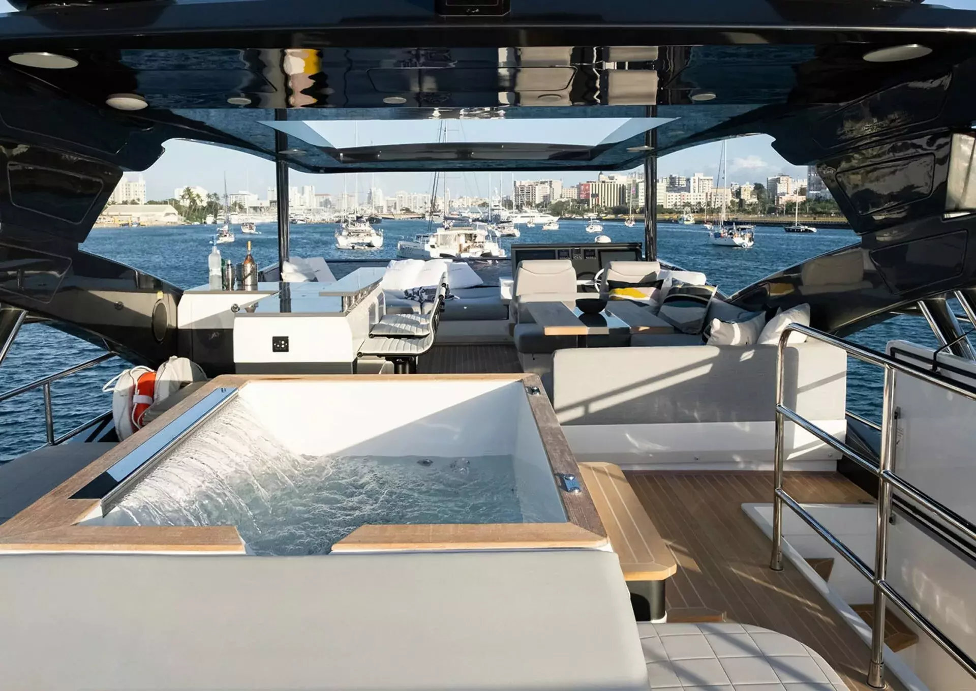 Omnia by Pearl – Private Motor Yacht Charter in Cannes – Special Offer at Boatcrowd