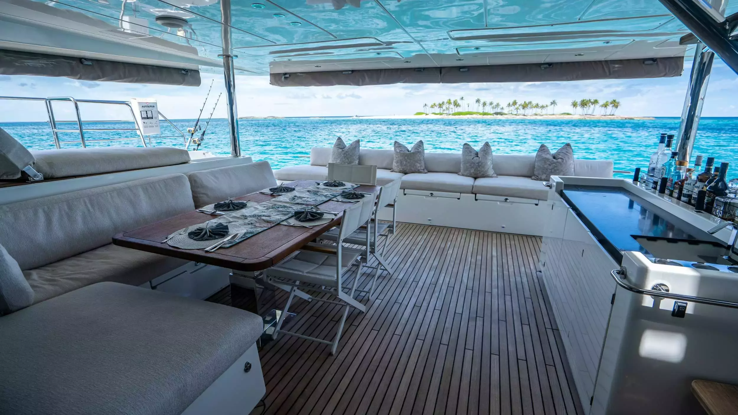 Boat Rental and Yacht Charter at the best yachting destinations around the world