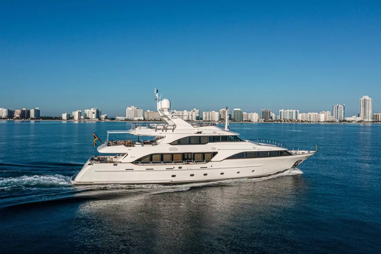 Arthur's Way by Benetti - Special Offer for a private Superyacht Charter in St Vincent with a crew