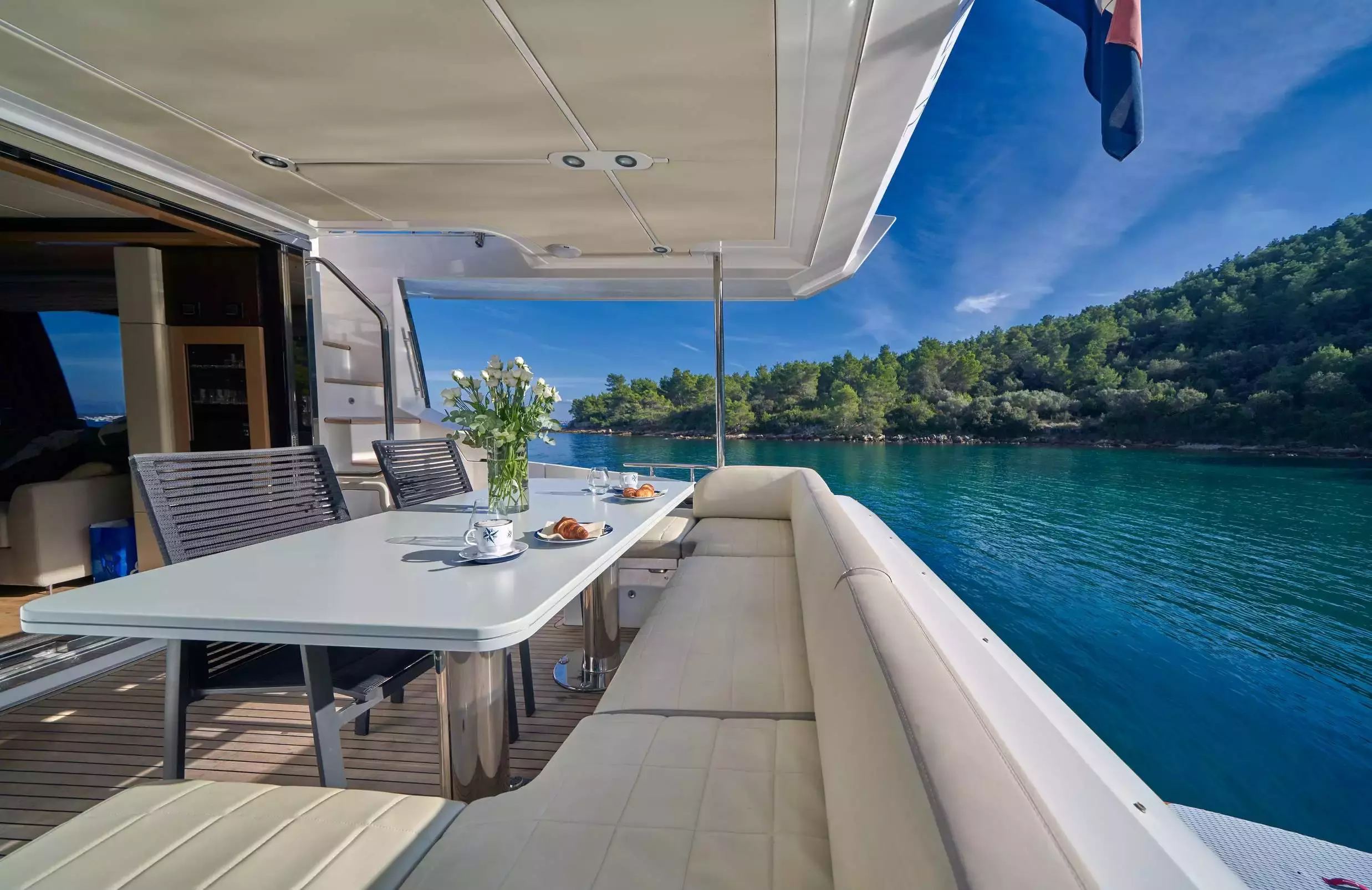 Relax of Croatia by Azimut - Special Offer for a private Motor Yacht Charter in Zadar with a crew