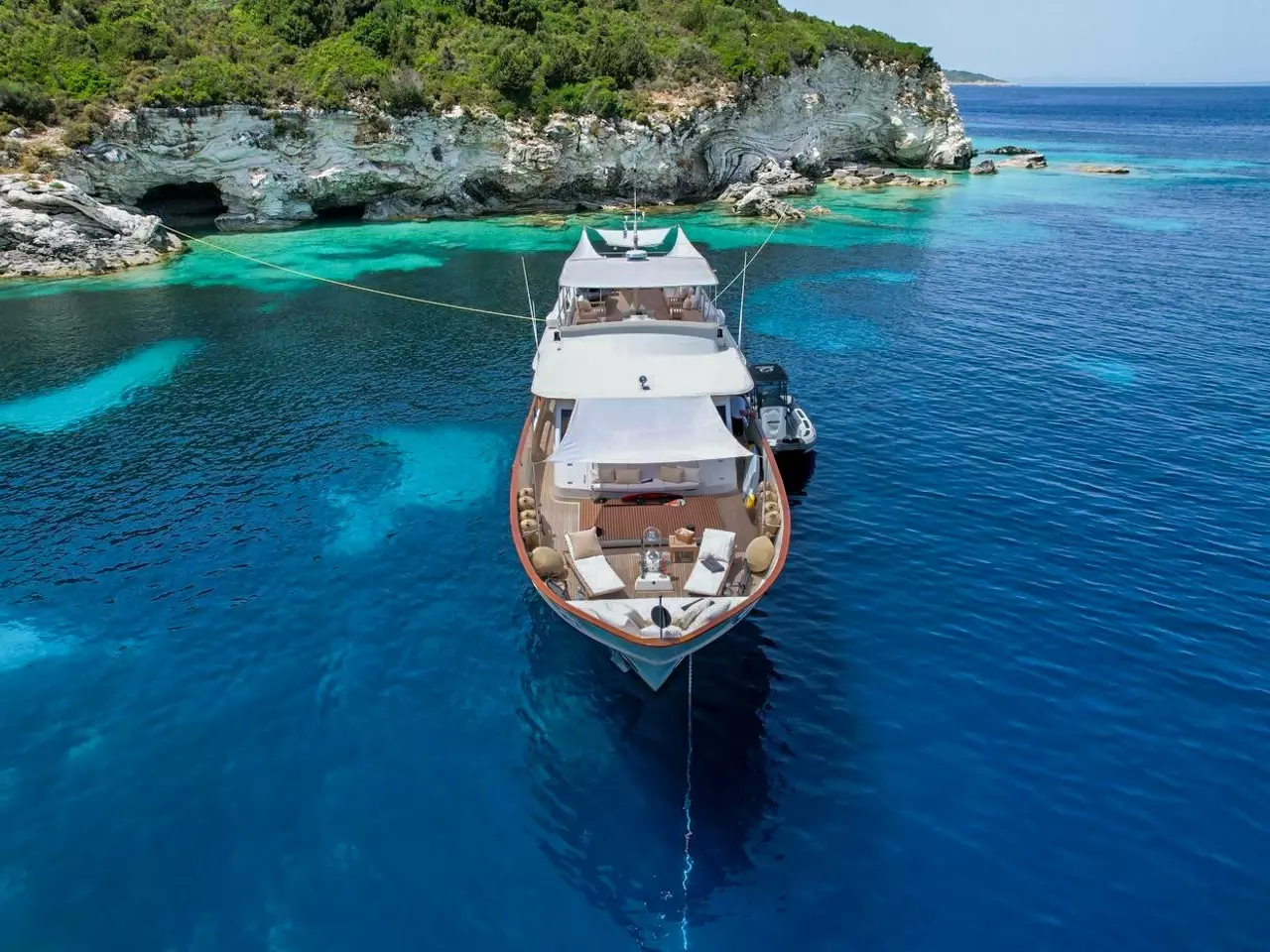 Stalca by Visch - Special Offer for a private Motor Yacht Charter in Mykonos with a crew