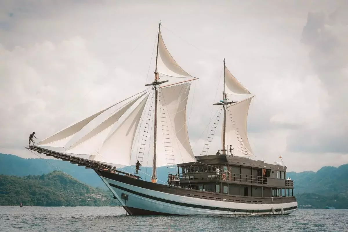 Samsara Samudra by Sulawesi Builders - Special Offer for a private Superyacht Charter in Raja Ampat with a crew