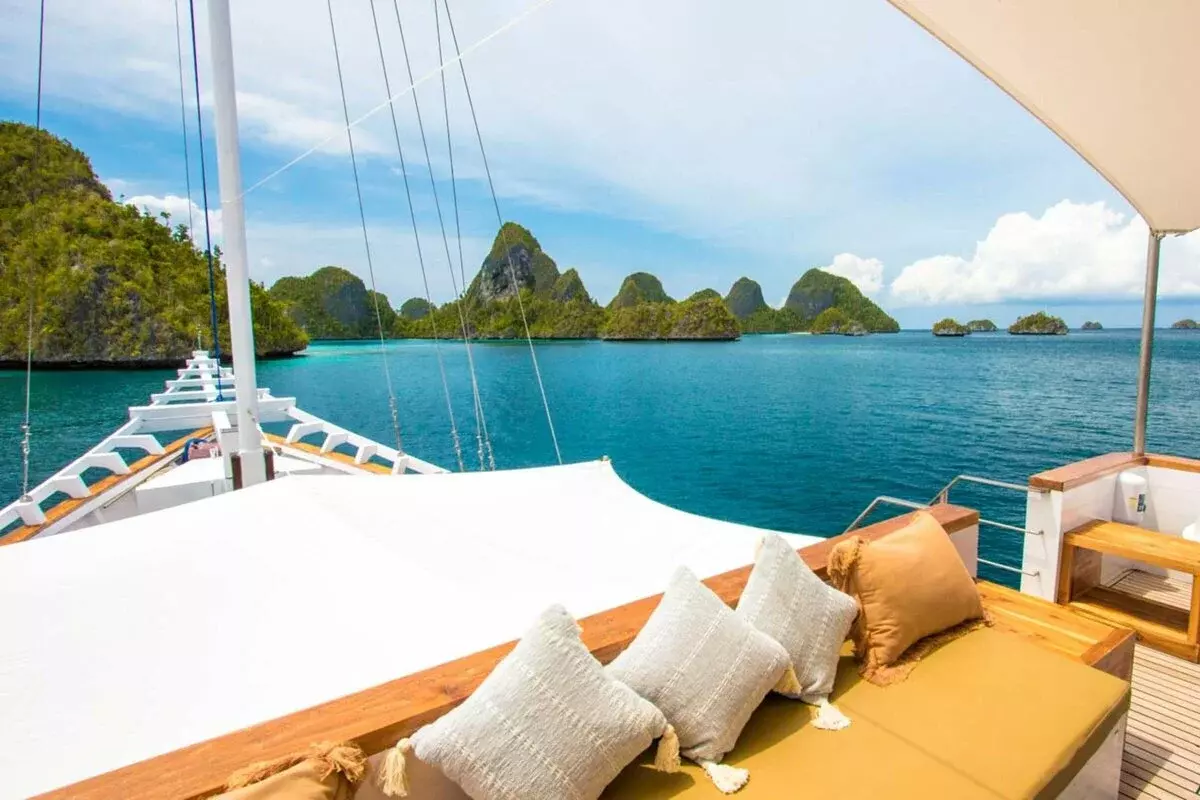 Fenides by Phinisi - Top rates for a Charter of a private Motor Sailer in Indonesia