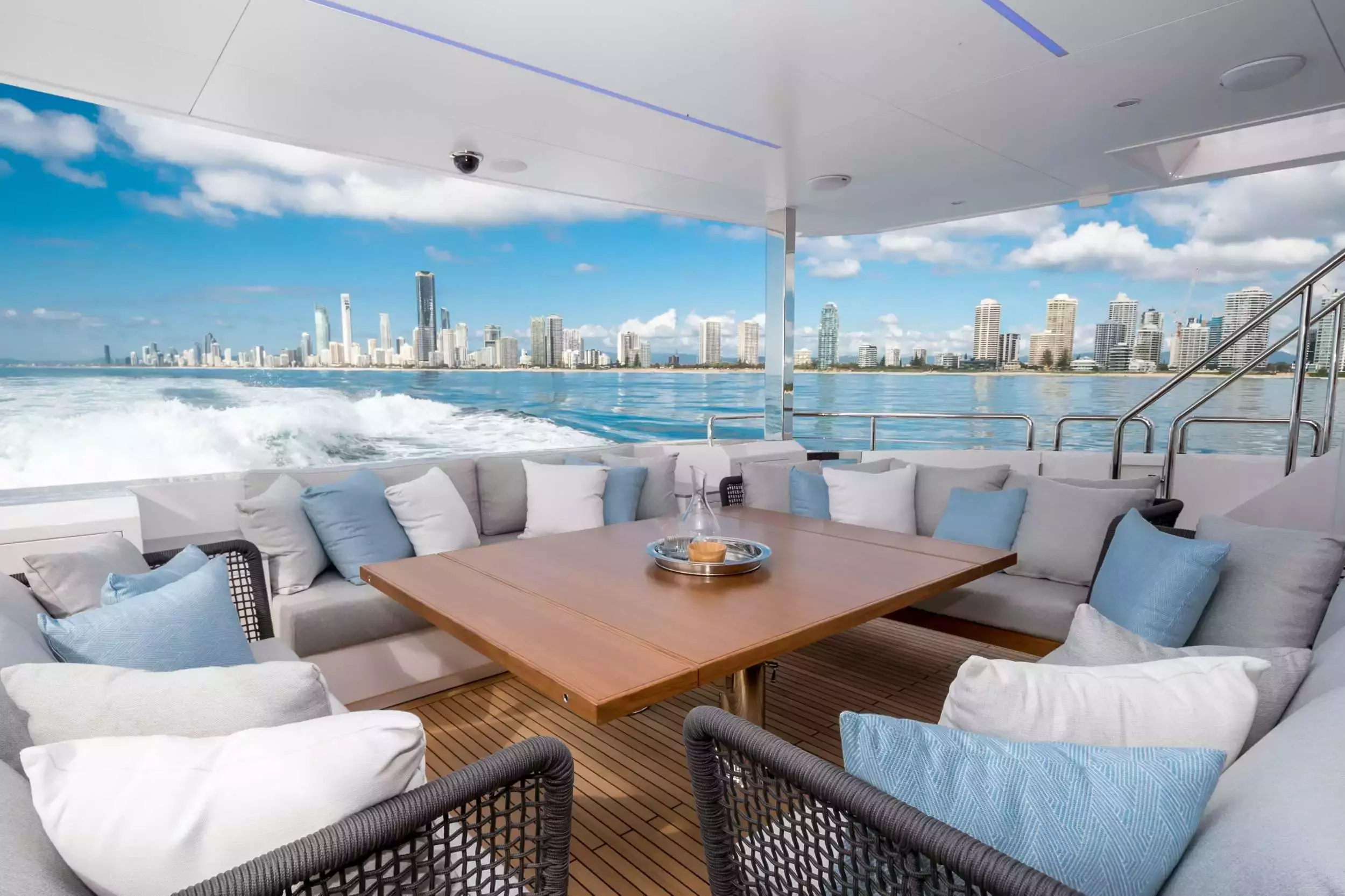 Aura by Horizon - Special Offer for a private Superyacht Charter in Auckland with a crew